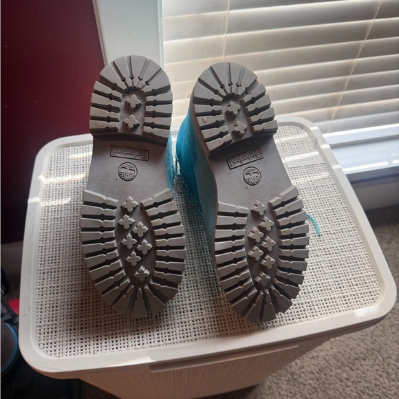 Timberland Kids Aqua Floral Boots - Picture 4 of 8